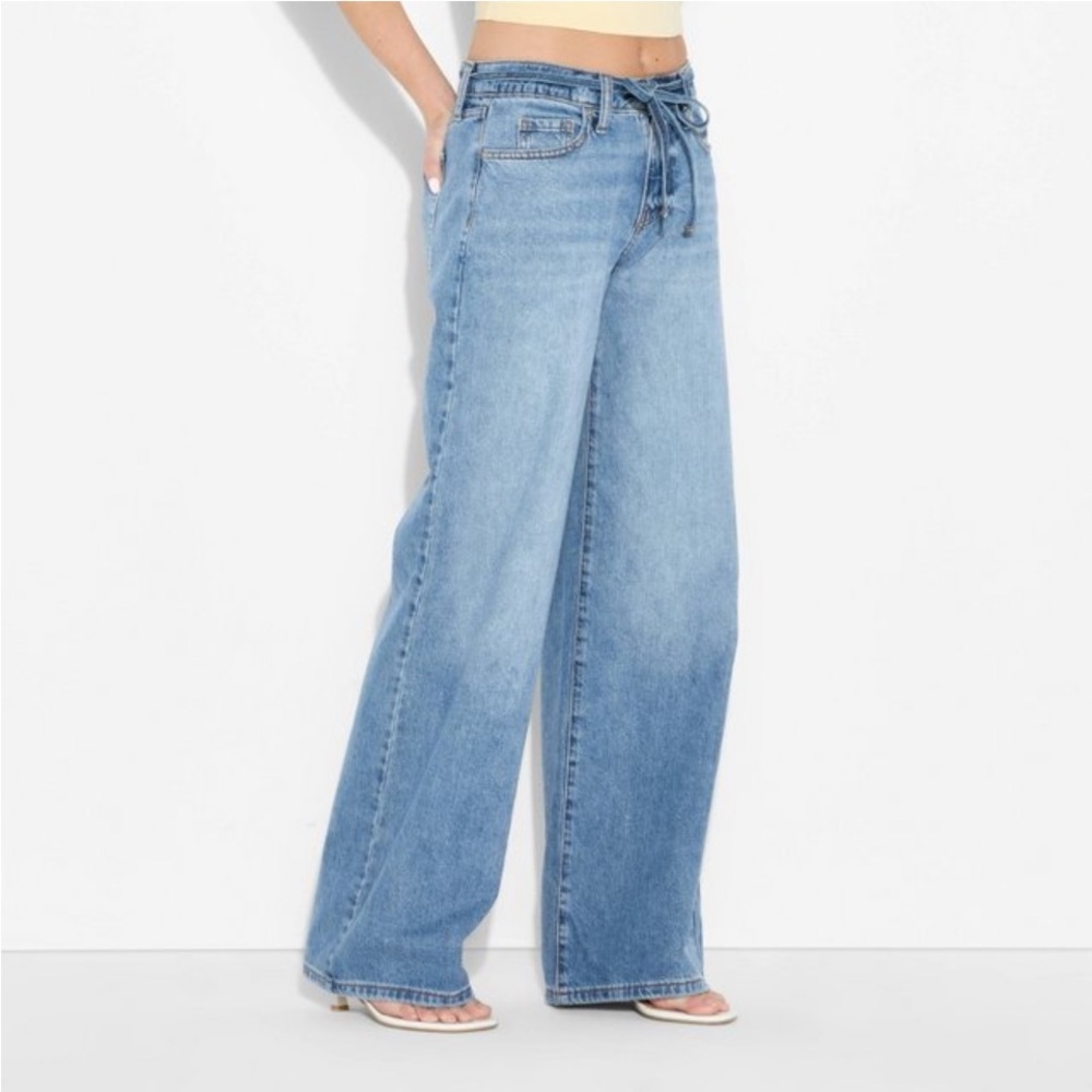 Women's  Low Rise Wide-Leg Baggy  Jeans.  Blue.  2